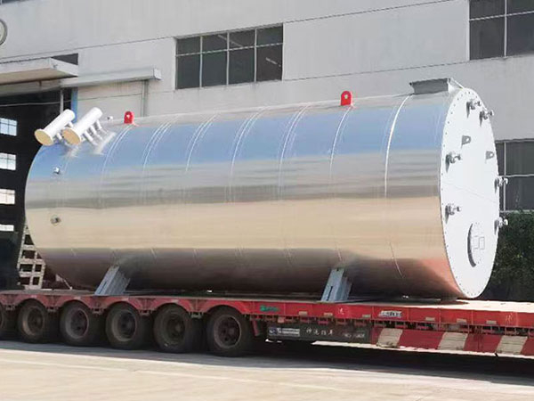 新疆中石油项目-7MW卧式燃气热载体锅炉发运现场，为国家的炼油项目添砖加瓦